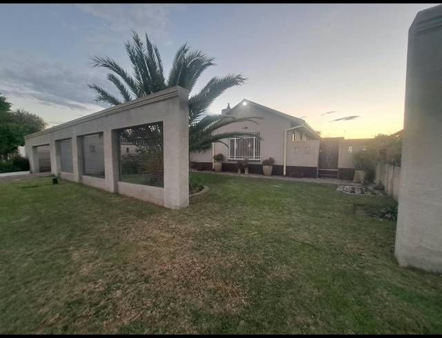 4 BEDROOM HOUSE FOR SALE IN VANDERBIJLPARK SE 7